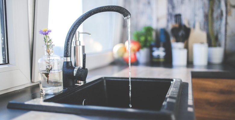 Fuite d’eau : locataire ou propriétaire, qui se charge des réparations ?